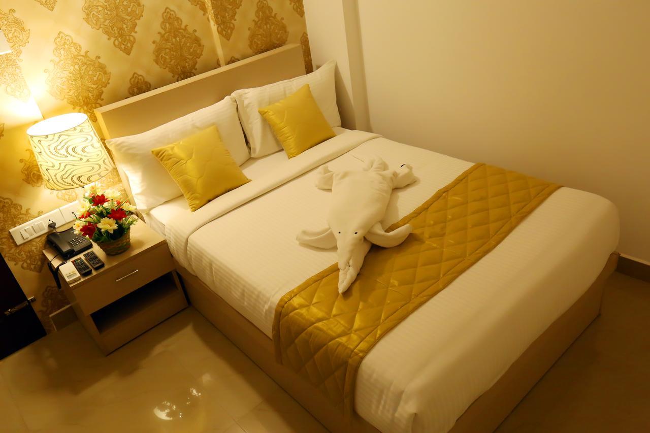 Hotel Swarna Residency Kochi Extérieur photo